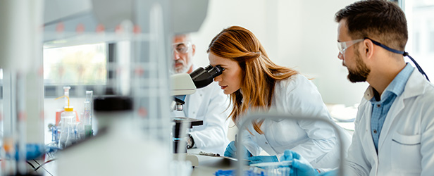 Medical researchers in lab.